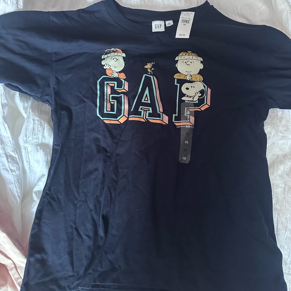 Charlie brown snoopy GAP shirt never worn NWT